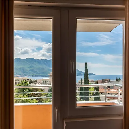 Evropa Lux Apartment *