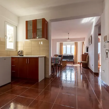 Apartment Evropa Lux *